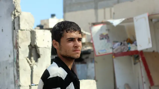 در شجاعیه مردم مانند بسیاری از نقاط دیگر مستاصل هستند و به دنبال اسباب و اثاثیههای باقی مانده خود هستند تا پیش از پایان آتش بس آنها را جمع کرده و از این ناحیه که اسراییل آن را منطقه ممنوعه نظامی اعلام کرده خارج شوند