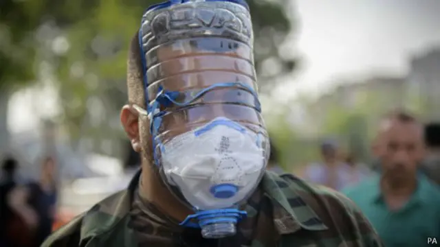 ارتجل المحتجون في اسطنبول أقنعة بدائية لمواجهة الغاز المسيل للدموع