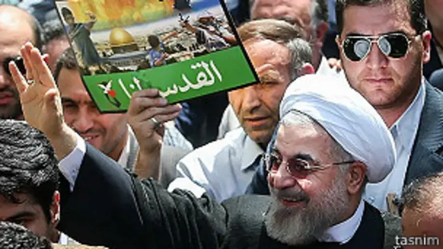 آقای روحانی در راهپیمایی روز قدس شرکت کرده بود اما پیش از خطبه های نماز جمعه سخنرانی نکرد.