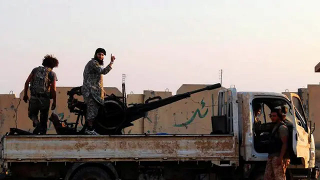 تصویری که هواداران داعش از حمله به یک پادگان بزرگ ارتش سوریه منتشر کرده‌اند