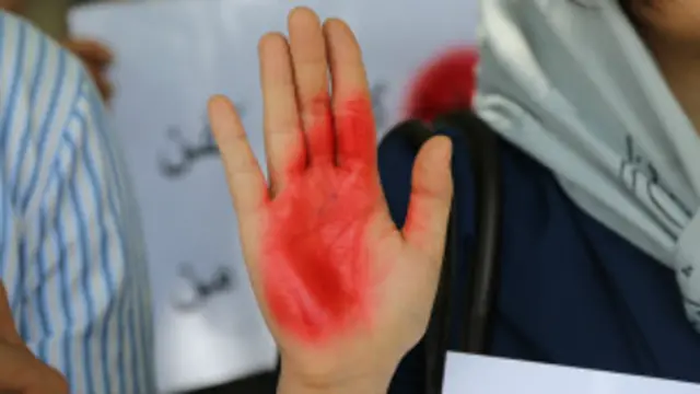 په غور ولايت کې د جمعې پر ورځ وسلوالو ۱۴ ملکيان په ډزو ووژل