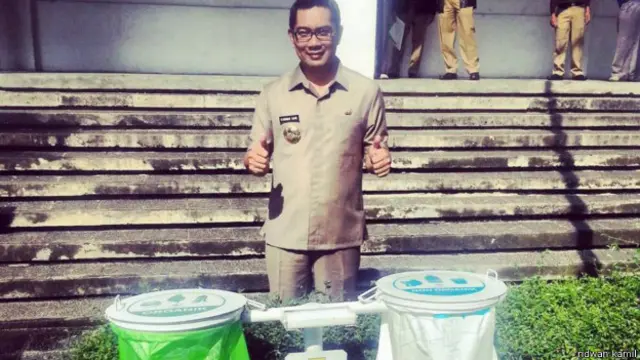 Ridwan Kamil mengakui sampah sebagai persoalan yang belum tuntas di Bandung.