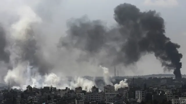 له هغه راهيسې چې د غزې جګړه پيل شوې، څه د پاسه ۱۰۶۰ فلسطينيان وژل شوي چې ډېری يې ملکيان وو