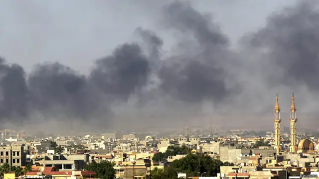 لیبیا میں کوئی سرکاری فوج نہیں ہے بلکہ جنگجو ہی سرکاری تنخواہ پر لڑتے ہیں