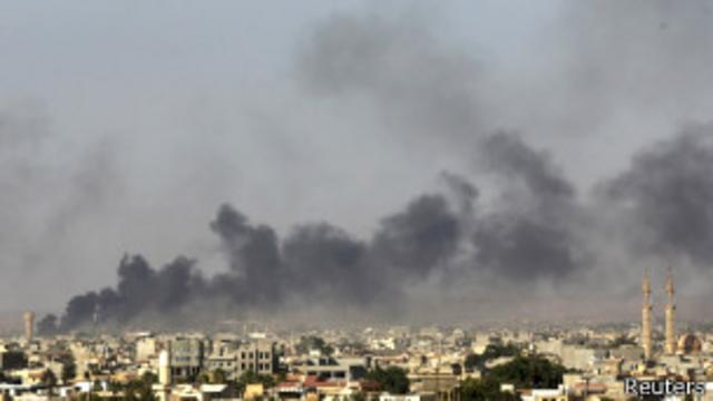 تقول الميليشيات إنها أحكمت السيطرة على بنغازي