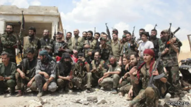 جنود سوريون في صورة تذكارية