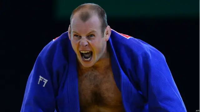 مردوں کے جوڈو کے مقابلے میں سکاٹ لینڈ کے کرسٹوفر شرنگٹن نے جنوبی افریقہ کے روان سنیمان کو شکست دی۔