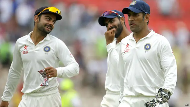 महेंद्र सिंह धोनी, विराट कोहली और रवींद्र जडेजा