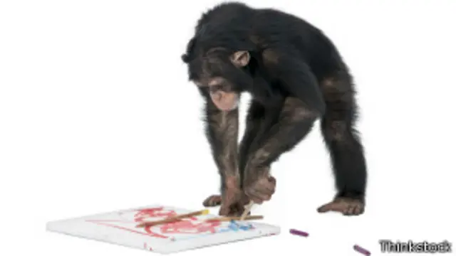 Chimpancé pintando