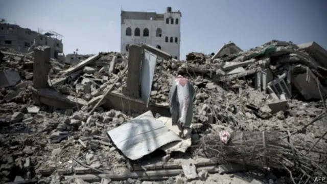 د غزې الشجاعیه سیمه بمباریو پر کنډوالو اړولې ده