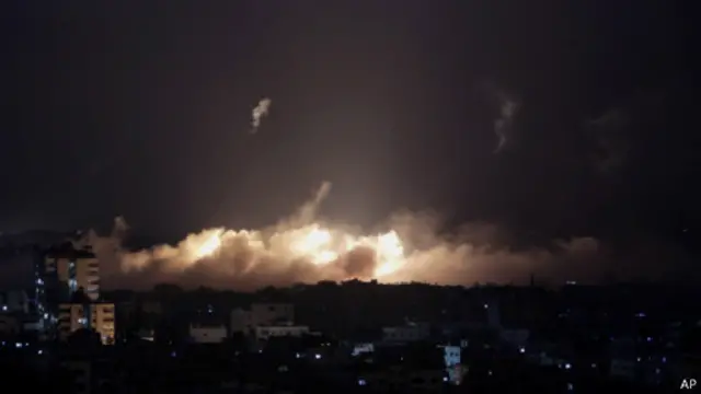 حملات اسرائیل به غزه از دوشنبه شب با شدت بیشتری از سرگرفته شد