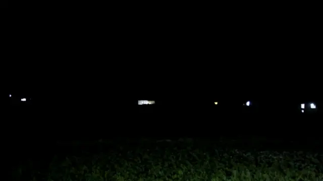 بامیان یکی از تاریک‌ترین شهرهای افغانستان است. یک مگاوات برق خورشیدی با نیازمندی ششصد و سی هزار نفر جمعیت این ولایت تناسبی ندارد.