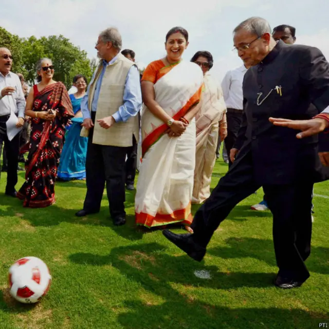प्रणब मुखर्जी, स्मृति ईरानी