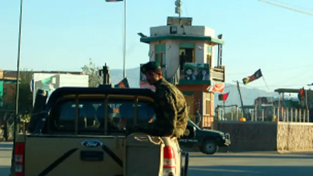 راپورونه وايي دغه کسان د منار په څلور لارې کې د اختر مېلې ته راټول شوي و، چې چاودنه پرې وشوه