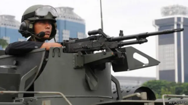 Smith & Wesson tidak membantah atau mengakui tetapi mengatakan akan membayar denda terkait kasus suap itu. 