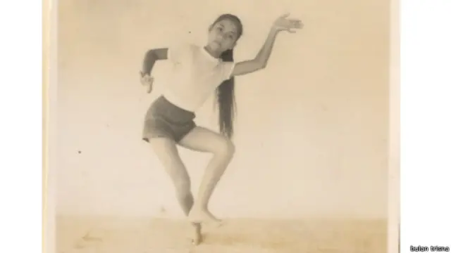 Sejak usia 10 tahun, Bulantrisna telah belajar menari di puri milik kakeknya di Karangasem, Bali.