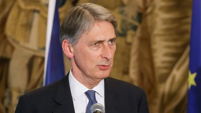 英国外交大臣哈蒙德说，英国不会与叙利亚总统阿萨德合作，共同打击穆斯林极端组织伊斯兰国IS。