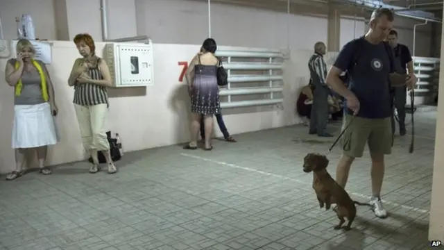 طال القصف عض المباني السكانية في دونيتسك