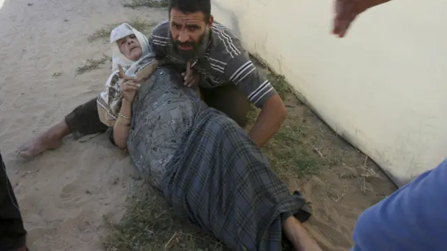 فلسطینیوں کو ہونے والے جانی نقصان میں زیادہ تر عورتیں اور بچے شامل ہیں جبکہ اسرائیل میں ہلاک ہونے والوں میں صرف تین شہری شامل ہیں۔