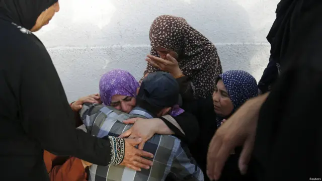 چوبیس گھنٹے میں اسرائیل فوج کی طرف سے دوسری مرتبہ شہری عمارات یا عوامی مقامات کونشانہ بنایا گیا ہے جس میں 15 یا اس سے زیادہ شہری ہلاک ہوئے ہیں۔