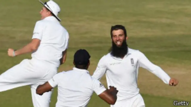 بھارت کو یہ میچ جیتنے کے لیے مزید 333 رنز کی ضرورت ہے اور دوسری اننگز میں اس کی چھ وکٹیں باقی ہیں