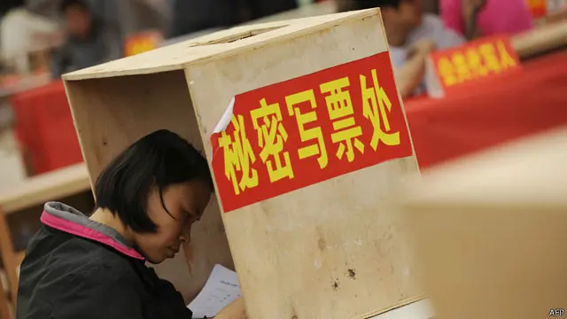 Tháng Ba 2014 là lúc dân Ô Khảm một lần nữa tổ chức bầu chọn lãnh đạo cho mình thay vì chấp nhận các quan chức do chính quyền địa phương bổ nhiệm