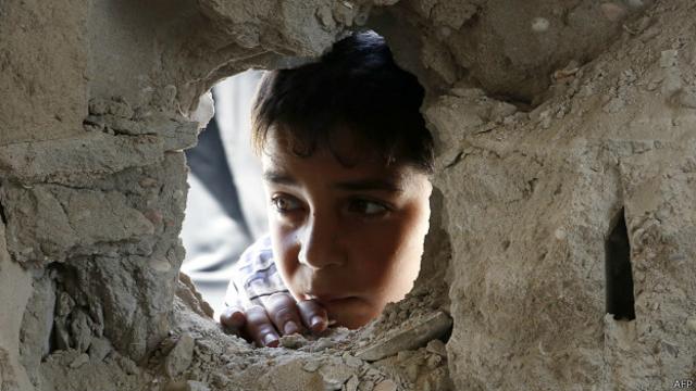 إسرائيل استهدفت مدرسة أبو حسين التابعة للأمم المتحدة في مخيم جبالايا للاجئين في غزة.