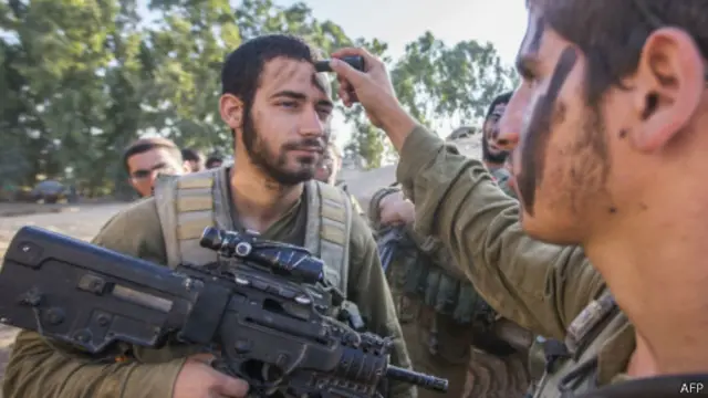 احضار افراد بیشتر احتمال گسترش عملیات اسرائیل در غزه را بیشتر کرده است