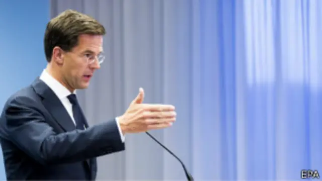 Голландский премьер Марк Рютте предлагал направить на место крушения "боинга" вооруженных военных