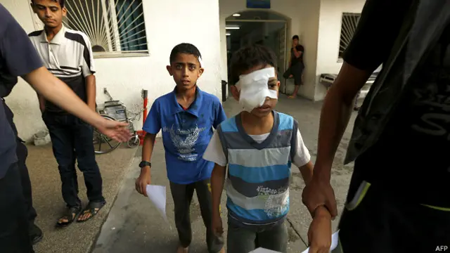 غزہ میں حکام کے مطابق اسرائیلی کارروائیوں کے نتیجے اب تک ہلاک ہونے والے فلسطینیوں کی تعداد 1500 سے تجاوز کر گئی ہے جبکہ 55 اسرائیلی، جن میں 53 فوجی شامل ہیں، ہلاک ہوئے ہیں