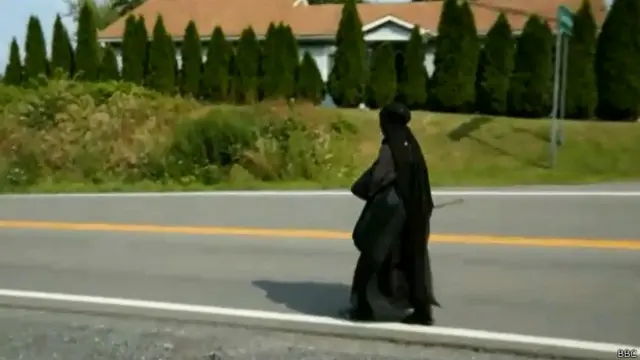 रहस्यमयी अमरीकी महिला