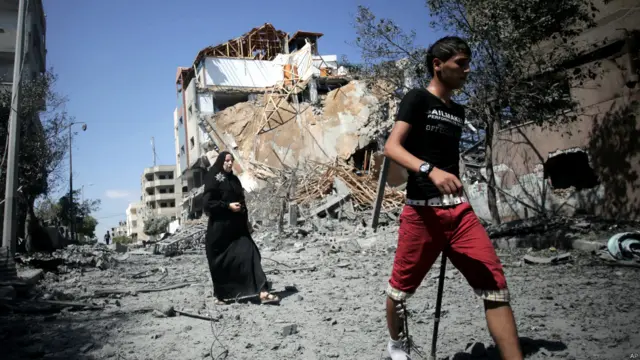 اس کے علاوہ خبر رساں ادارے اے ایف پی کے مطابق لاطینی امریکہ کے ملک بولیویا نے اسرائیل کے ساتھ دونوں ممالک کے شہریوں کے لیے ویزے کی بغیر سفر کی سہولت معطل کر دی ہے اور بولیویا کے صدر نے اسرائیل کو ’دہشت گرد ملک‘ قرار دیا ہے۔