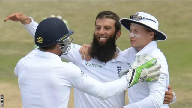 بھارت اور انگلینڈ کے درمیان پانچ ٹیسٹ میچوں کی یہ سیریز ایک ایک سے برابر ہو گئی ہے جبکہ دو میچ ابھی باقی ہیں