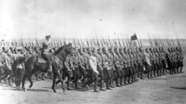 جنگ کے مغربی محاذ پر بیلجیم کے شہر لیج کے ارد گرد 40,000 افراد کی جانب سے ایک چوکی کا دفاع کیا جا رہا تھا۔ جرمن افواج کو ایسا مضبوط دفاع دیکھ کر حیرانی ہوئی