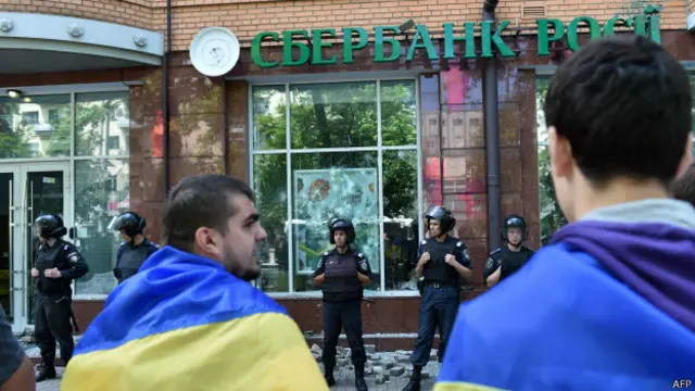 Сбербанк впервые попал в санкционный список Евросоюза