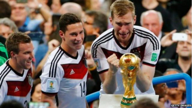 Adidas rusia sales