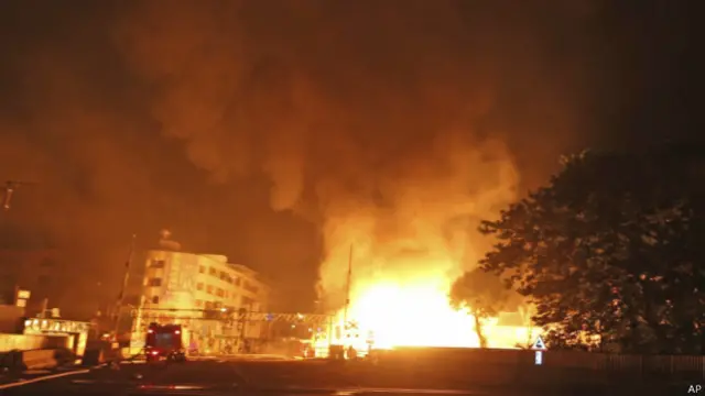  آثار الانفجارات امتدت لحوالي ثلاثة كيلومترات.