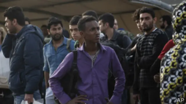 мигранты из Африки в Перее