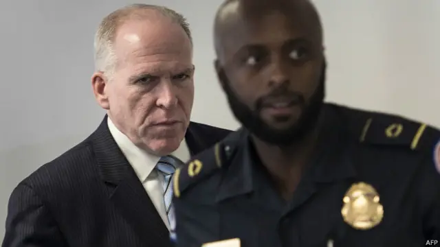 وصف أوباما مدير السي آي أيه برينان بأنه يحظى بـ "ثقة تامة".