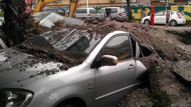 高雄凱旋路爆炸現場