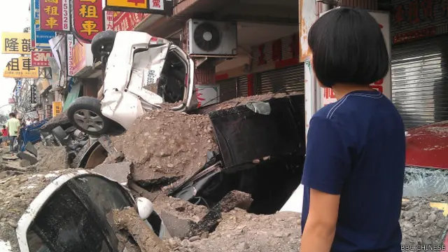 高雄凯旋路爆炸现场