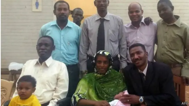 العشرات كانوا في استقبال مريم في أمريكا.