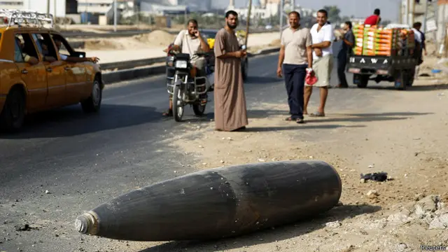 ग़ज़ा में इसराइली बम