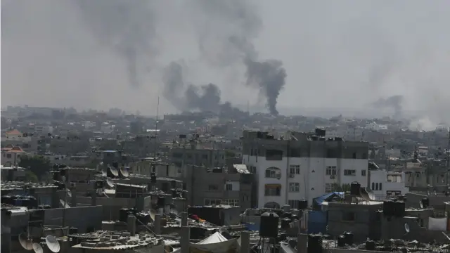İsrail'in ateşkesi bozan Gazze saldırısından çekilen bu fotoğrafı Reuters haber ajansı servis etti.