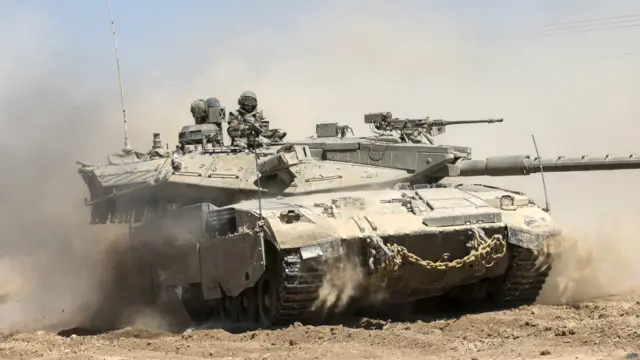 برطانوی دفترِ خارجہ نے ایک بیان میں کہا ہے کہ وہ لاپتہ اسرائیلی فوجی کے حوالے سے صورتحال پر نظر رکھے ہوئے ہے۔ لاپتہ فوجی ہدار گولڈن اسرائیل اور برطانیہ کی دہری شہریت رکھتا ہے۔