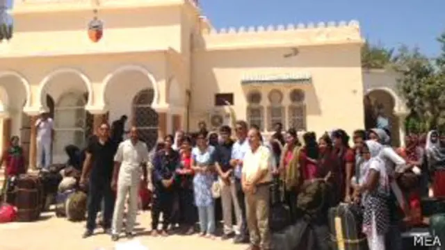 लीबिया से निकली भारतीय नर्सें