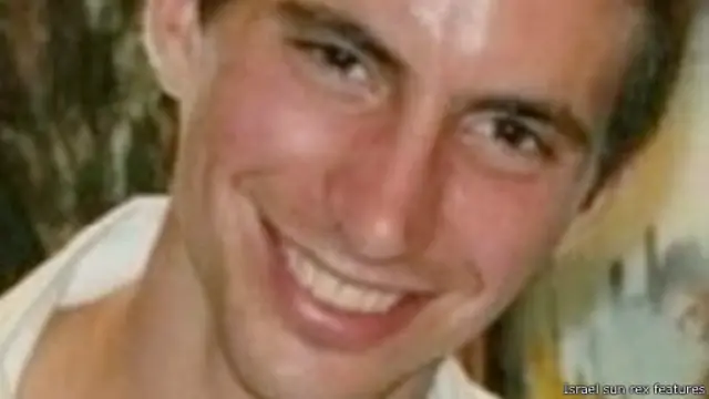 والد الجندي يقول إنه واثق من أن إسرائيل ستفعل كل شيء لإعادته. 