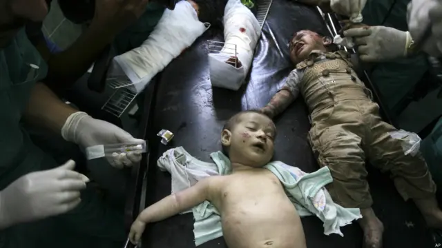 مصر کا کہنا ہے کہ اسرائیلی اور حماس کے درمیان پائیدار جنگ بندی کے لیے دونوں وفود ابھی مصر آسکتے ہیں۔ لیکن مصری وزیر خارجہ نے بی بی سی سے بات کرتے ہوئے کہا کہ اسرائیلی اور حماس کے درمیان اس وقت تک بات چیت شروع نہیں ہوسکتی جب تک تین روزہ کی جنگ بندی پر عملدرآمد نہ کیا جائے۔