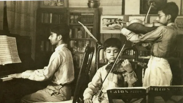 नीरद सी चौधरी के बेटे