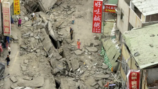 日本各大主流傳媒連日關注台灣高雄發生的大規模氣爆事件